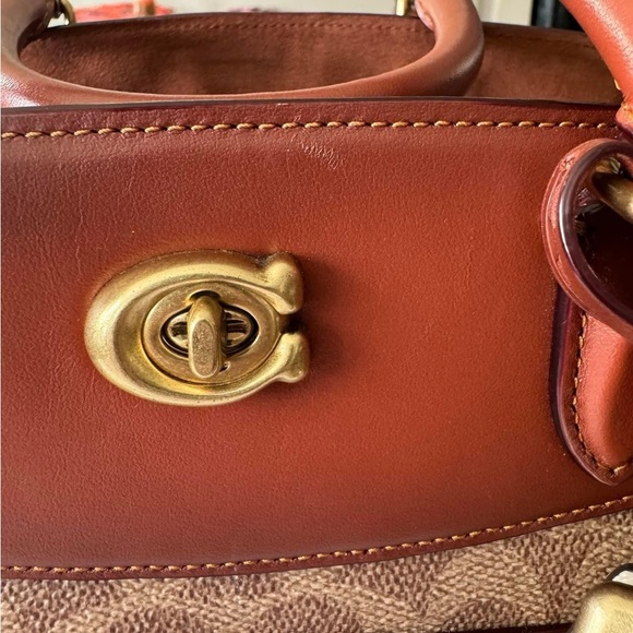 BRAND NEW UPCRAFTED BROOKE CARRYALL 28 IN SIGNATURE CANVAS
 - Picture 2 of 16